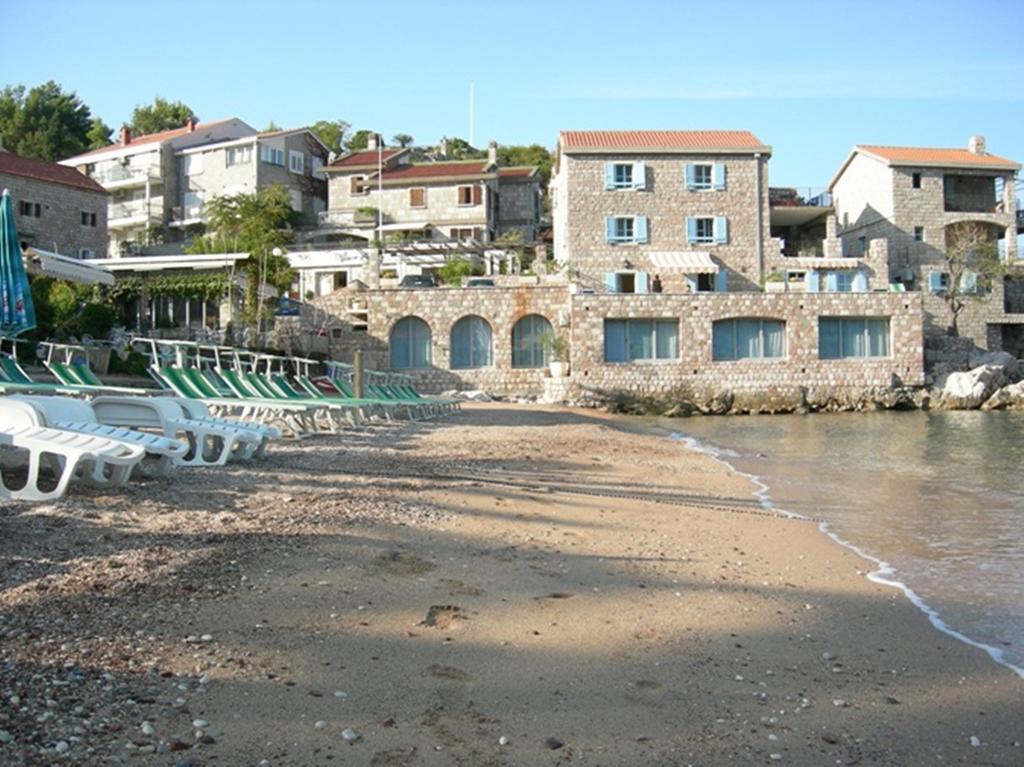 Guest House Villa Pastrovka Sveti Stefan Exterior photo