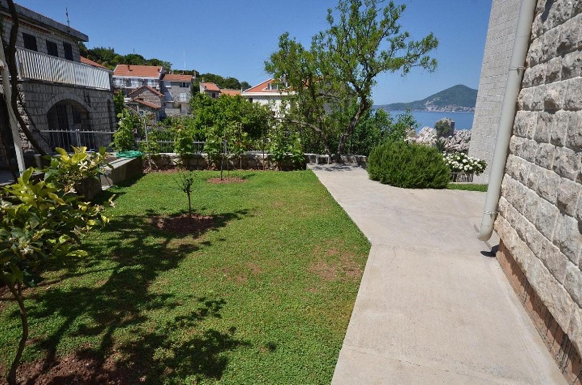 Guest House Villa Pastrovka Sveti Stefan Exterior photo